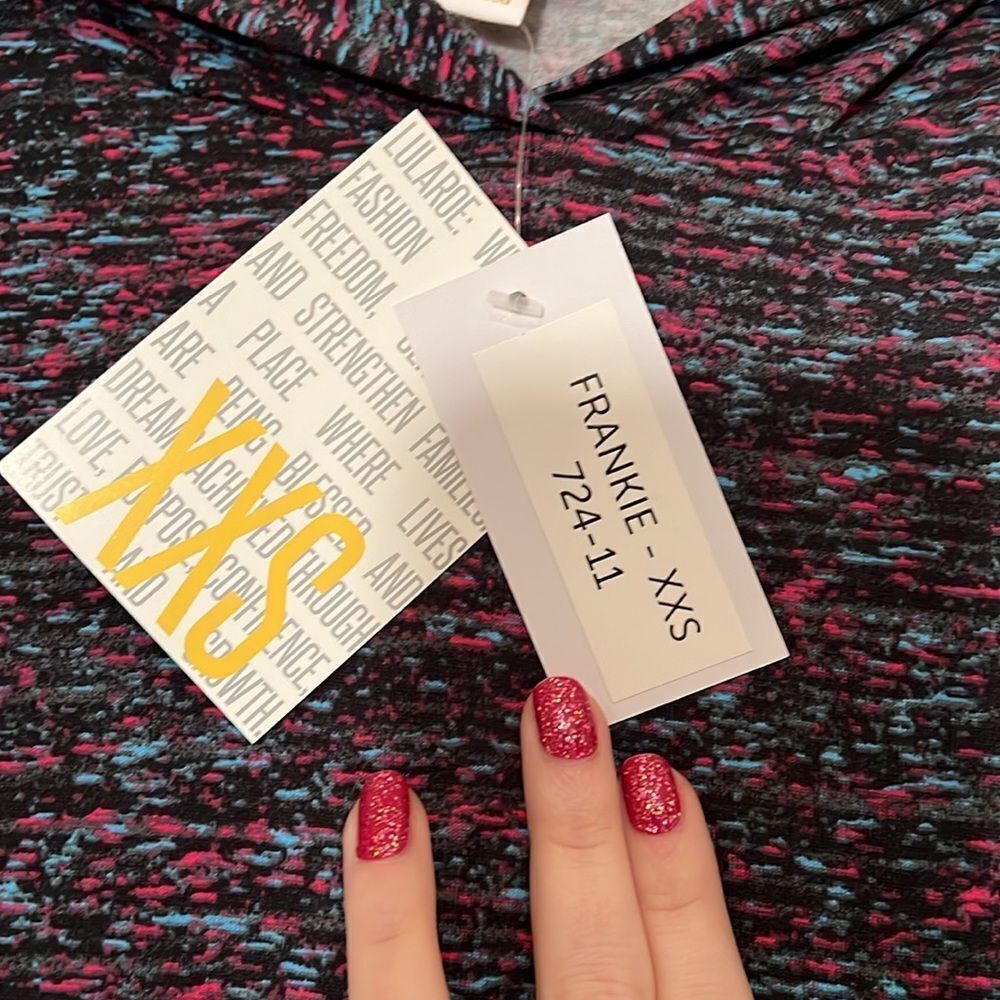 NWT LulaRoe Frankie Top - Picture 2 of 5